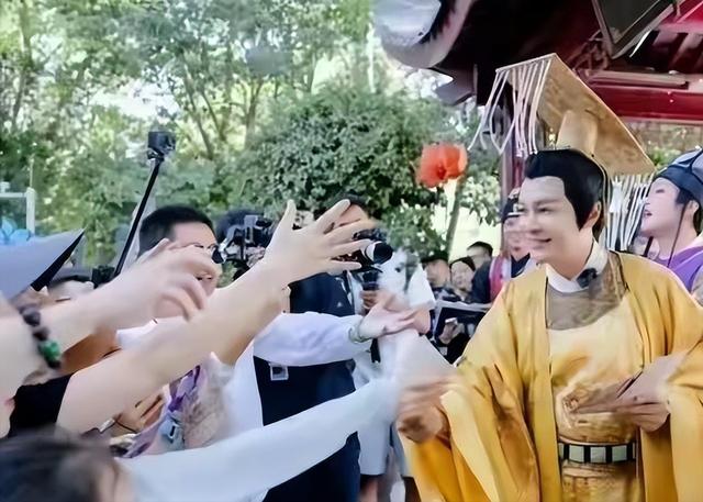 明星也开始失业了？多位明星自曝无戏可拍，有人早已另寻出路