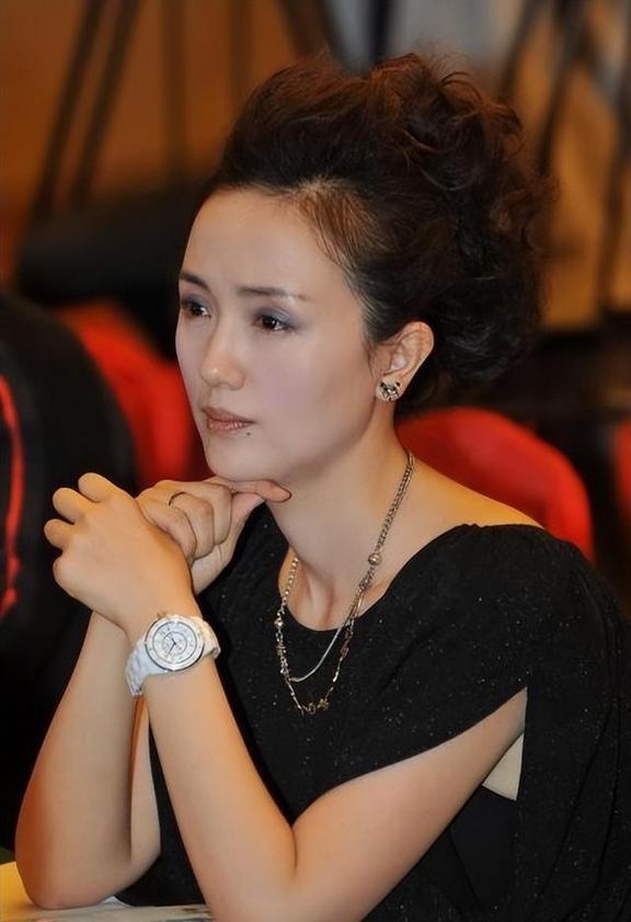 辛柏青丧妻才三个月，恶心的一幕就出现了，被撮合娶马伊俐过日子