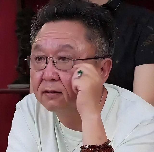 于谦持股公司被恢复执行 111 万，名人关联企业债务风险引关注