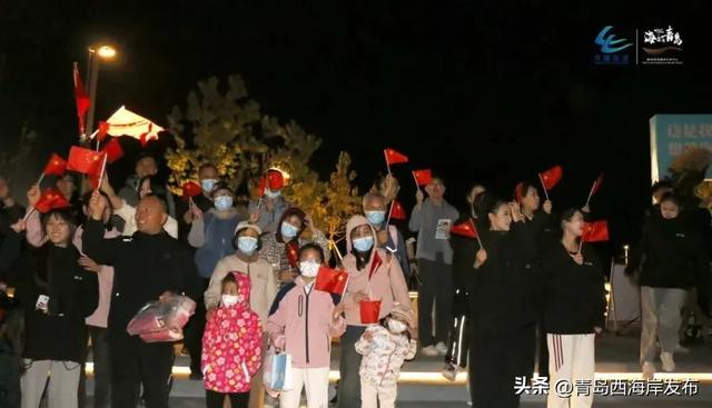走，去看演出！
