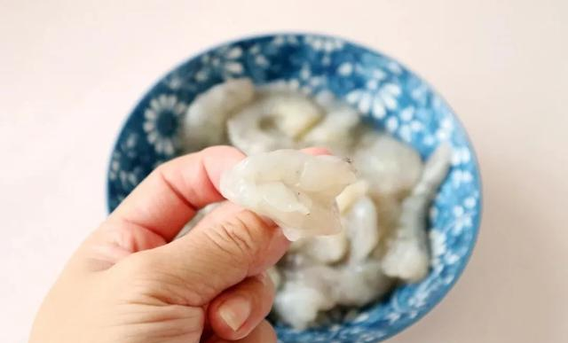 这3种食材一锅焖，天冷就适合吃这道菜，鲜嫩入味；全家都爱吃