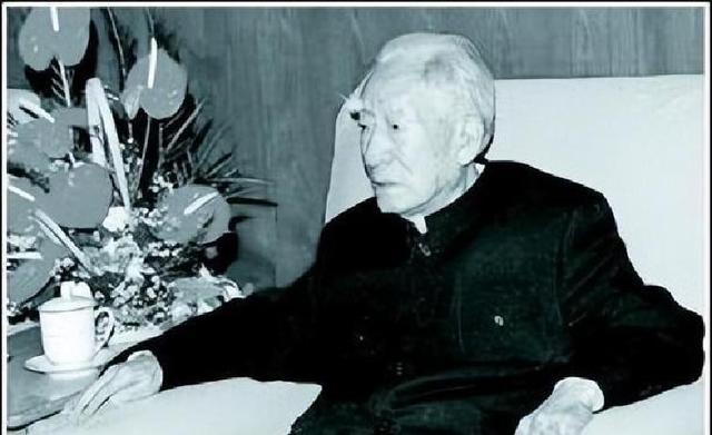 伟人去世十年后的1986年，薄一波预言：以后毛主席的地位还会更高