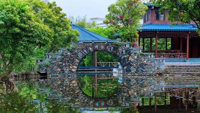 半江碧波，一城风华。这里是龙母故乡、崇德之城——德庆！