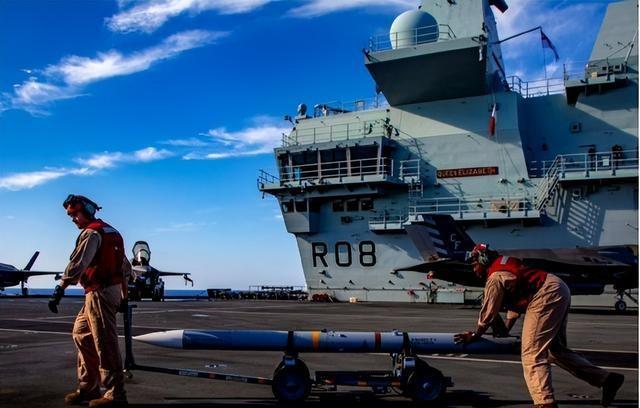 又让张召忠说中了？东拼西凑550亿建的2艘航母	，如今彻底成为累赘