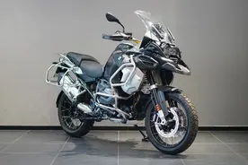 拉力车摩旅太笨重？这两款为摩旅而生的双缸巡航适合你图片