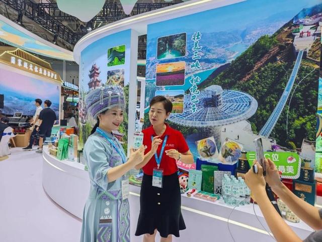 神农溪品牌深度融合文旅产业浪潮，助力2025中国文化旅游产业博览会圆满举办