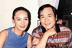 著名演员刘雪华，老公离奇死亡后，替亡夫照顾一双儿女，守寡至今图片
