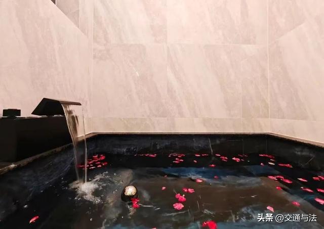 又见奇村 | 御水泉民宿：泡入户暖汤 + 围炉撸串