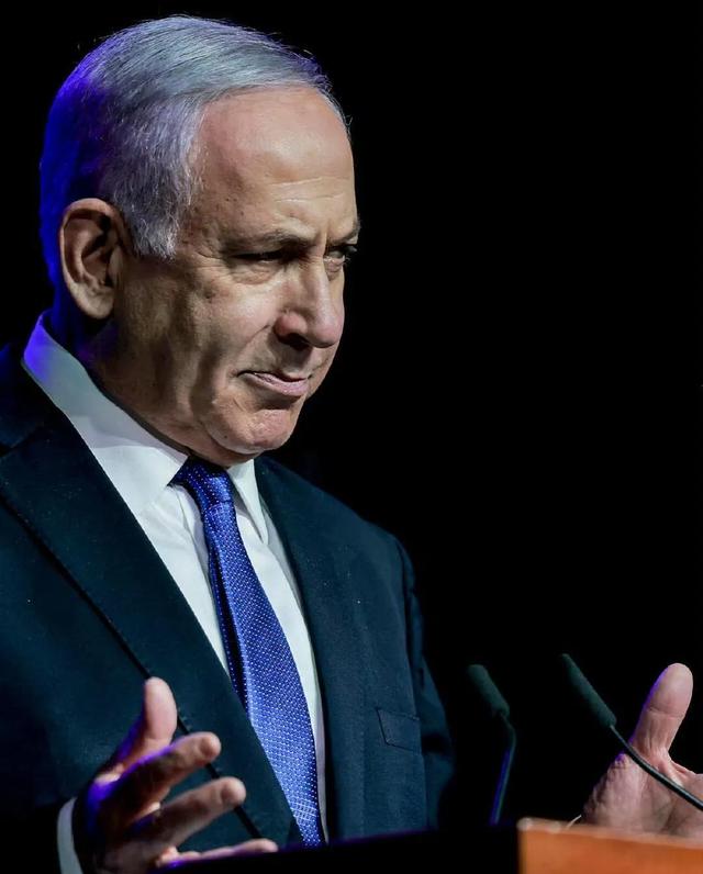 3000枚导弹是谎言？以色列总理对美炒伊朗威胁，实则为政权续命？