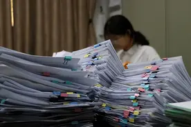 发现体制内一个奇怪现象，家境普通的人困境不是穷，而是三座大山图片