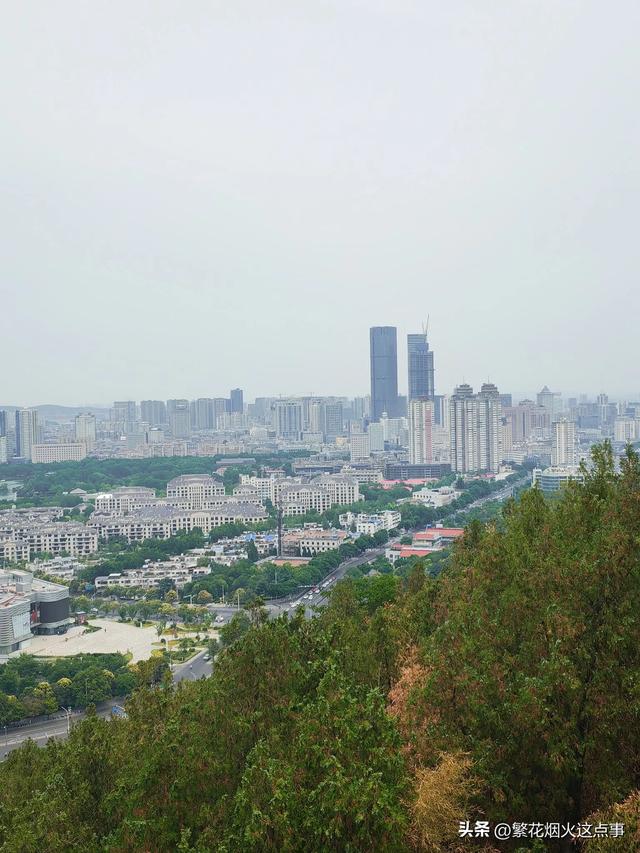 今天去爬云龙山太值了！三个山头三层景，从古迹到湖景全拿下