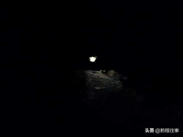 寻找一个古人类遗址不遇，居然无意间发现了一个躲匪洞