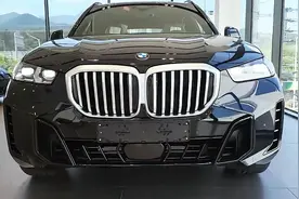 75万开完宝马X5，再开林肯飞行家，差距明显不是一个档次！图片