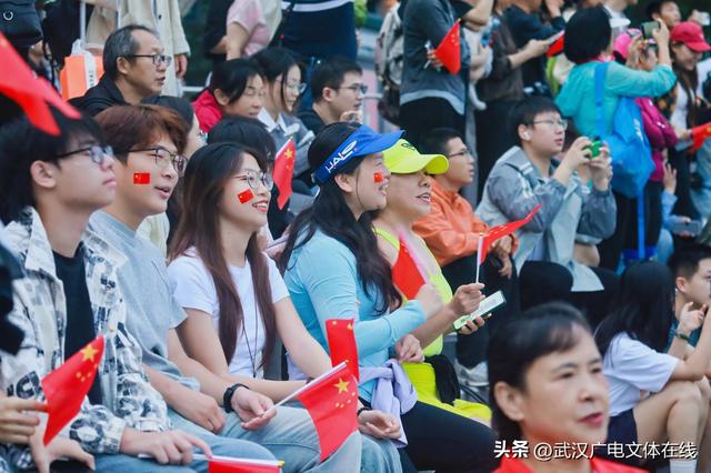 “祝福祖国 追梦东湖” 武汉东湖以水陆联动盛典喜迎双节