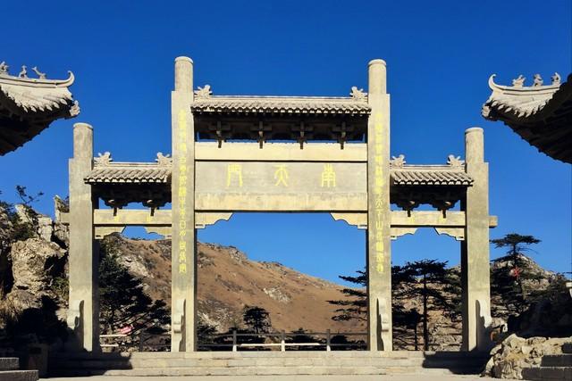 我是北京人，刚从衡山回	，实在忍不住想说：衡山给我三点印象