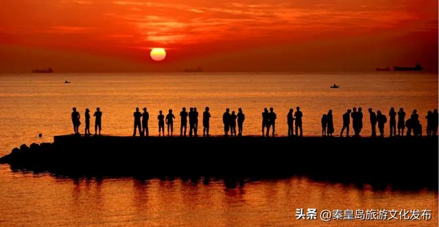 来秦皇岛赴一场美妙的「海上日出」之旅吧!附日出时刻表