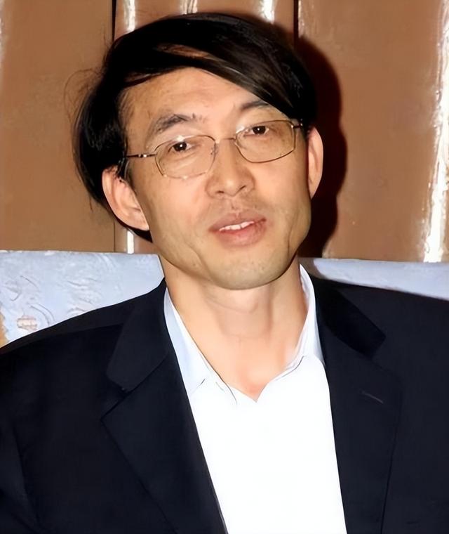 她是央视最惨女主持，男友死刑，丈夫入狱，如今48岁被释永信牵连