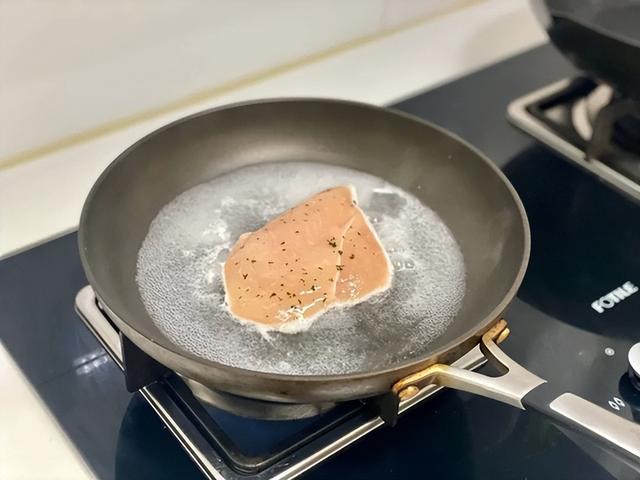 体检出胆固醇超标？真的是鸡肉吃多了？女子明明已经很瘦了