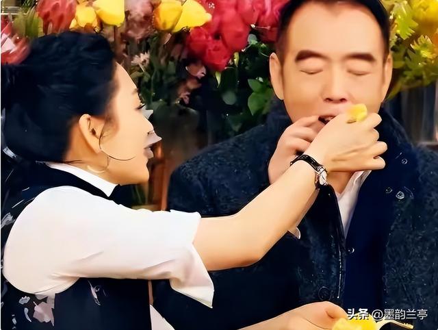 她一生“风流成性、老少通吃”，撩汉无数，如今56岁依旧貌美如花