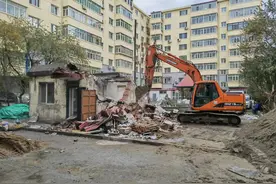 哈尔滨市华山小区两处20多年违建被拆除图片
