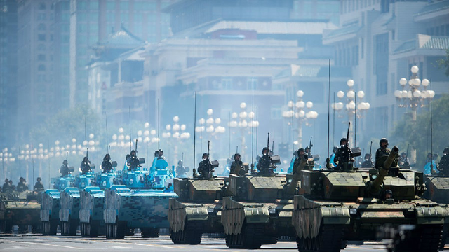 中国九三大阅兵在即，特朗普突然宣布，美国要再重新来一场阅兵