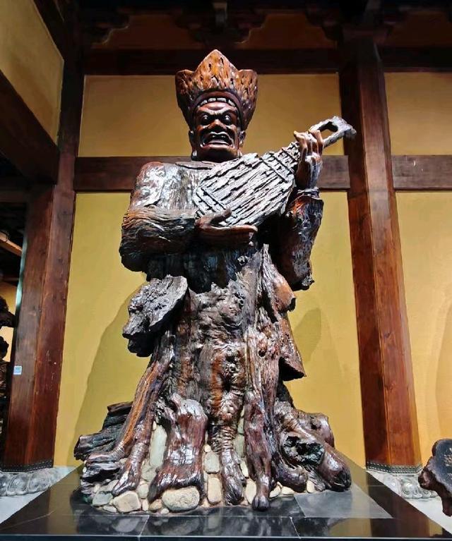 参观根宫佛国博物馆