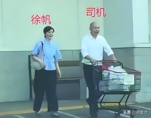 徐帆回应离婚5个月	，冯小刚近况曝光，他的“小心思	”再藏不住了