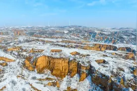 此生必看一次的风景：千里雪封麻黄梁图片