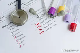 体检低密度脂蛋白胆固醇4.2，吃不吃他汀？图片