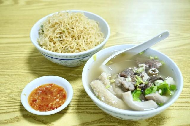 别再去人挤人！这座宝藏小城，一半是山水，一半是客家味