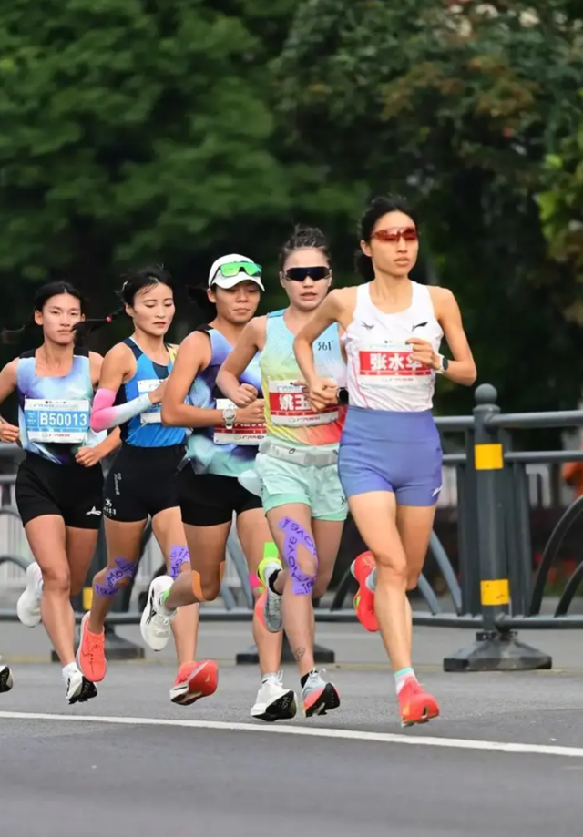 日本媒体公开锐评最快女护士离职风波，言辞犀利	，句句直戳她心窝