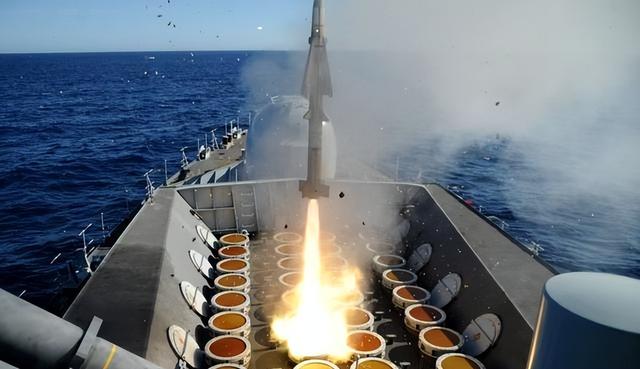 张维为：中美若开战，第二天全世界就会发现	，美国不再是超级大国