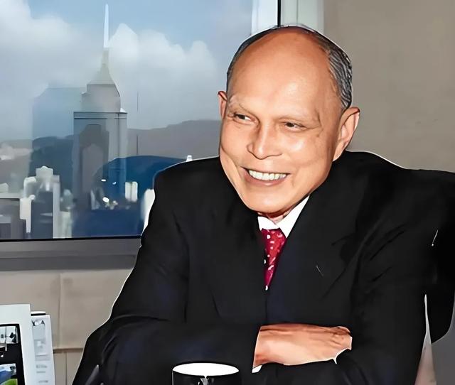 郭晶晶也没想到,79岁公公霍震霆再破天花板,让整个豪门圈沉默了