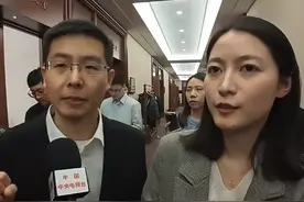 央视采访90后CEO王兴兴，人形机器人进化速度超出王兴兴预期图片