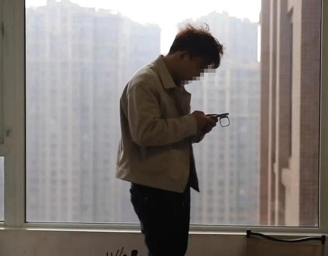 地铁偷拍案二审判了！涉事两女生社会性死亡，4大疑问是时候解开