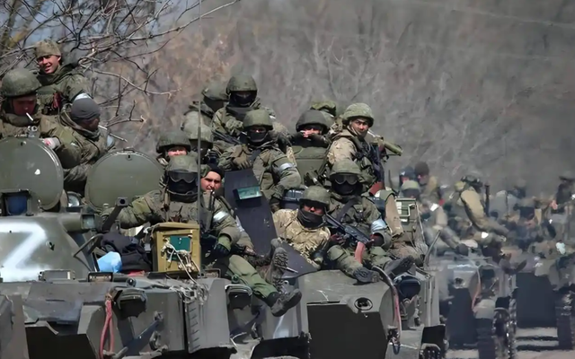 美国没想到	，俄罗斯先下手为强，凌晨不宣而战，炸死8名英美军官