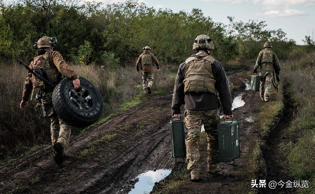 俄军2.4亿神装报销！S-400、米格-31K惨遭击中，又是泄密内鬼？