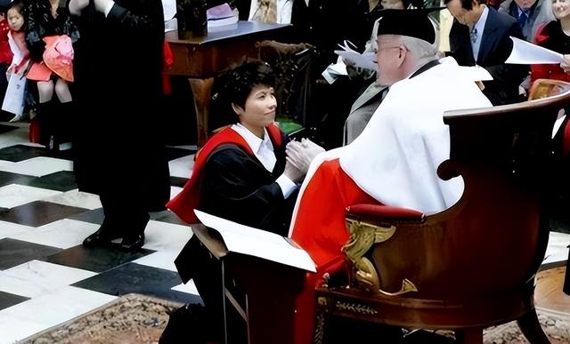 败光20亿、向洋人下跪、国籍问题，邓亚萍身上的标签到底是真是假