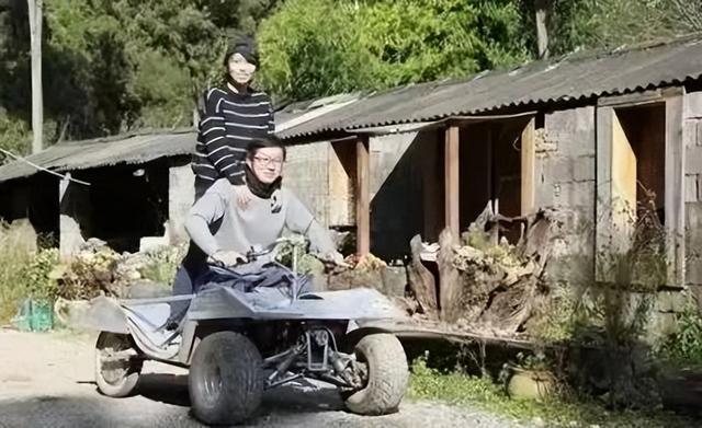 烧4台电机刷6张卡！云南大叔废铁堆造车，292万粉丝见证奇迹