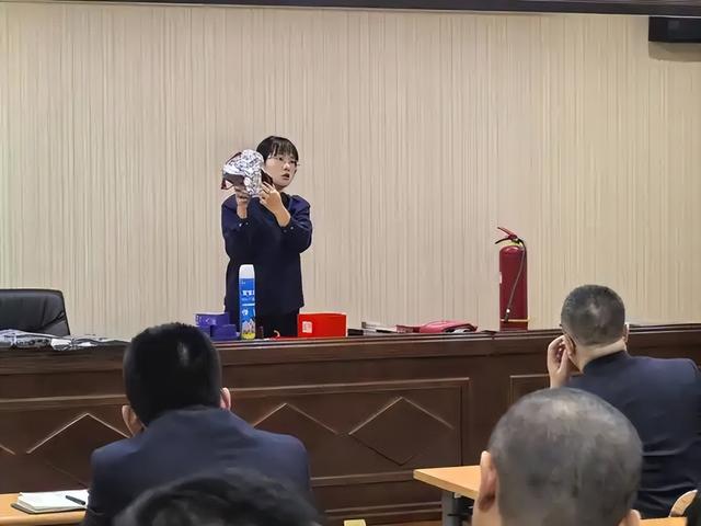 又一个金饭碗被砸碎！当年挤破头考进银行的年轻人，开始辞职了？