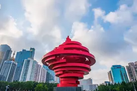 涛君时评｜青年是一个个具体的人，青春是一件件具体的事图片