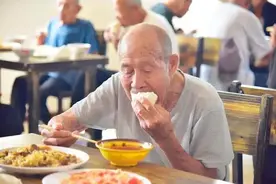 肠癌越来越多，都是豆制品惹的祸？提醒：真正要注意的是这2点图片