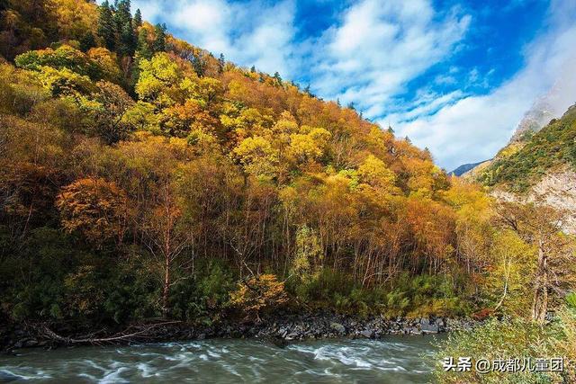 成都不远！这三个地方的红叶，美得很超过！
