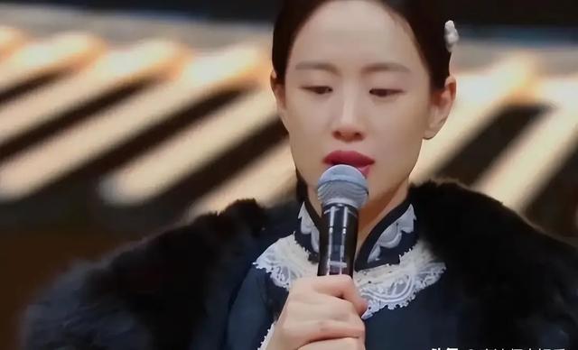 这跟没穿有啥区别？32岁李梦真空上阵，几乎全裸，简直太大胆