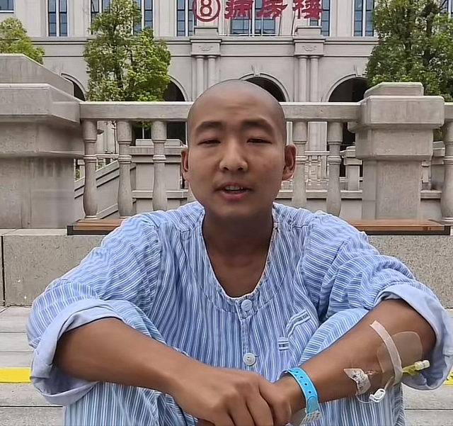 人财两空！河南30岁老兵张贤君去世，病前开奔驰，妹妹辍学捐骨髓