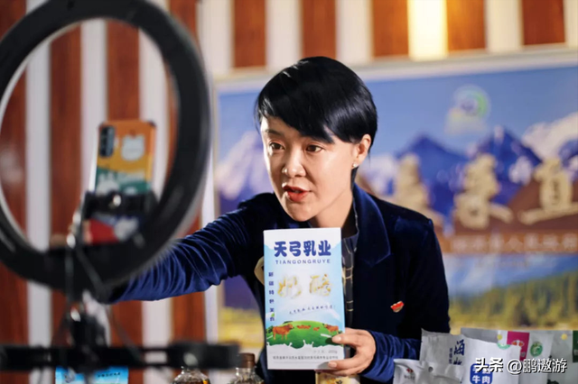 47岁贺娇龙去世！同学曝抢救过程	，网友提醒成真，此前疑早有征兆