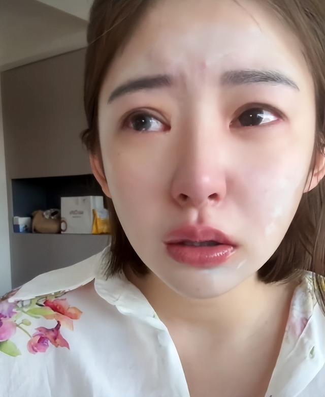王思聪女儿已上户口！被“冷暴力”两年的黄一鸣，终究“梦醒了”