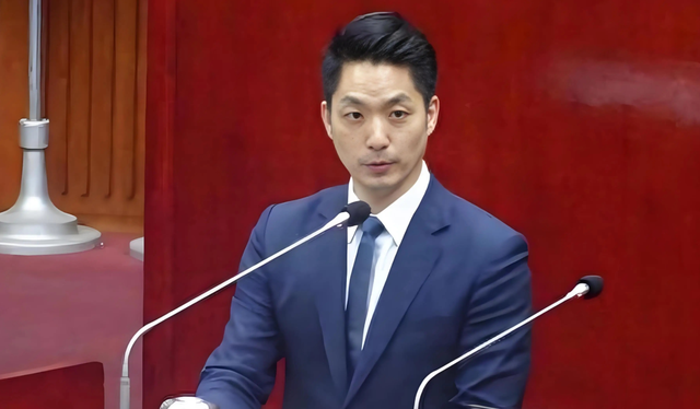 两岸谈妥了，郑丽文勇敢喊出统一，大陆在等蒋万安，对岸民调突变