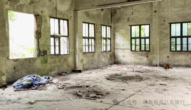 贵州大山中的三线厂，曾经辉煌无比7000多人，今人去楼空令人惋惜