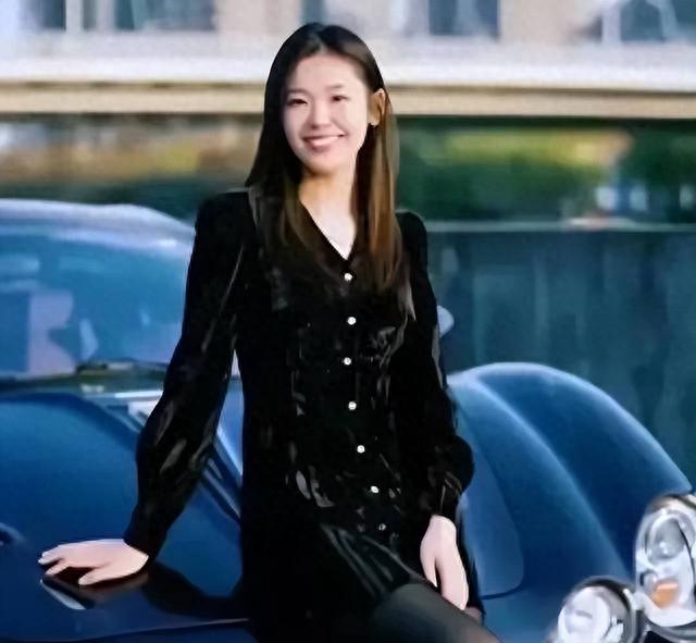 许家印的“神秘女儿”：挥金如土，开上亿跑车，住顶级豪宅！